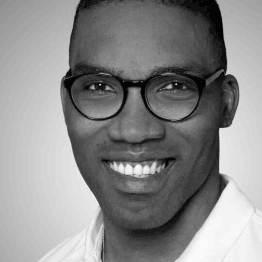 Angel Reve Robles Heilpraktiker TEN Sportwissenschaft Agraringenieur Medizinischer Praxisassistent
