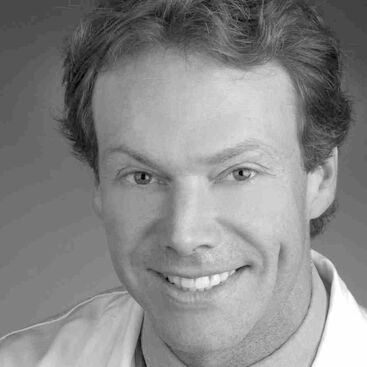 Gobert Freiherr - Skrbensky - Univ. lect. Prof. Dr. (A) Facharzt FMH für Sportorthopädie, Traumatologie und Orthopädische Chirurgie